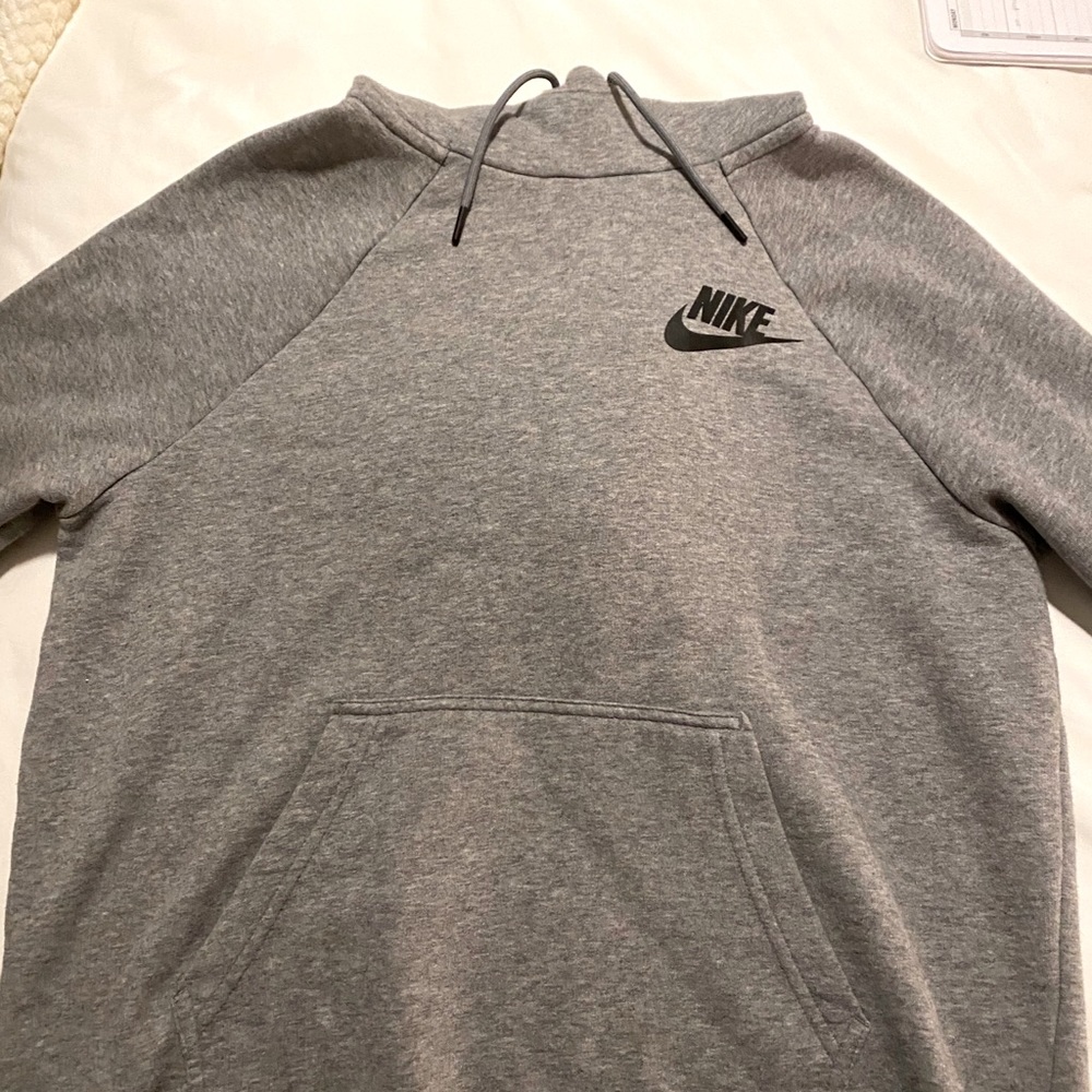 nike sweatshirt